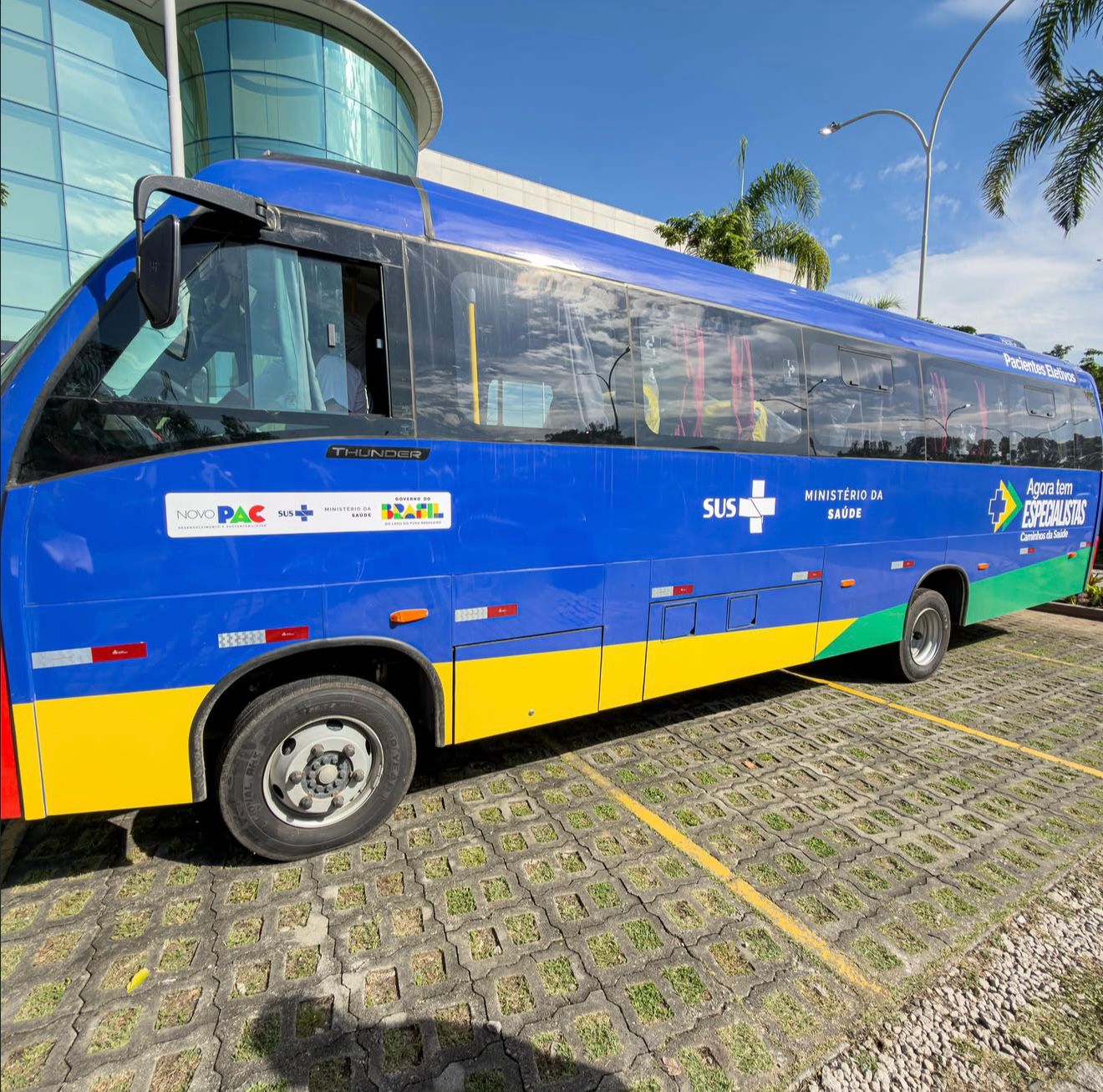 Paracambi ganha micro-ônibus do Governo Federal para reforçar transporte de pacientes do SUS